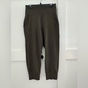 Lululemon Athletica Align jogger crop size 4 dark olive